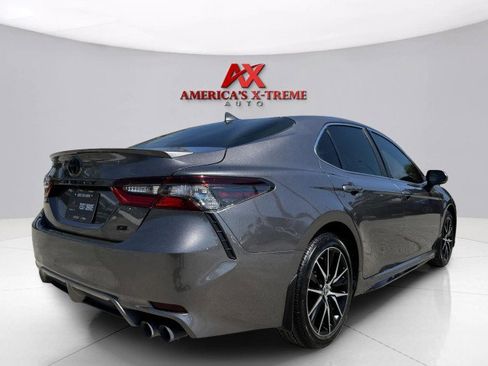 Used 2024 Toyota Camry SE image 5