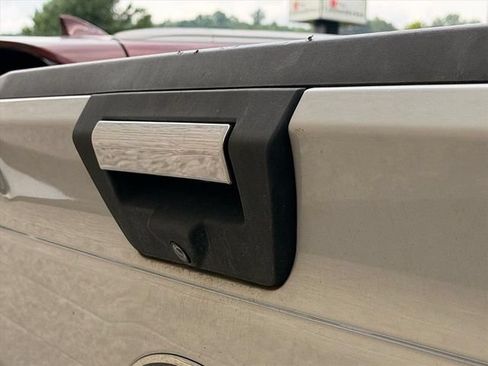 Used 2018 Ford F150 XLT w/ Equipment Group 302A Luxury AWD/4WD image 8