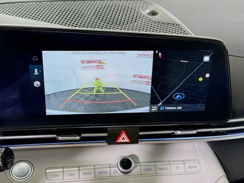 Certified 2025 Hyundai Elantra Limited FWD image 7