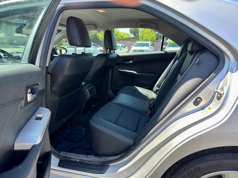 Used 2012 Toyota Camry SE FWD image 8