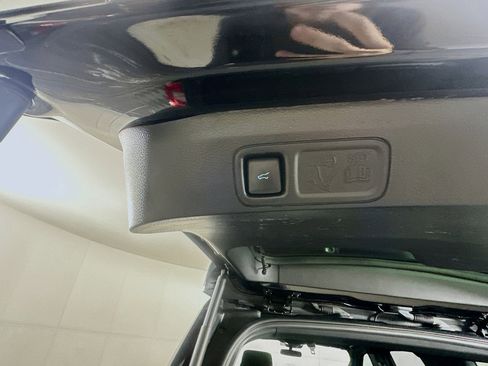 Used 2020 Ford Expedition XLT w/ Equipment Group 202A image 32