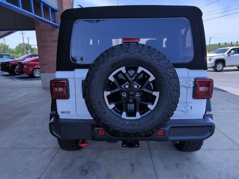 Used 2024 Jeep Wrangler Rubicon w/ Technology Group AWD/4WD image 7