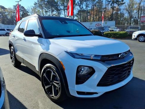 Used 2023 Chevrolet TrailBlazer RS w/ Sun and Liftgate Package AWD/4WD image 1