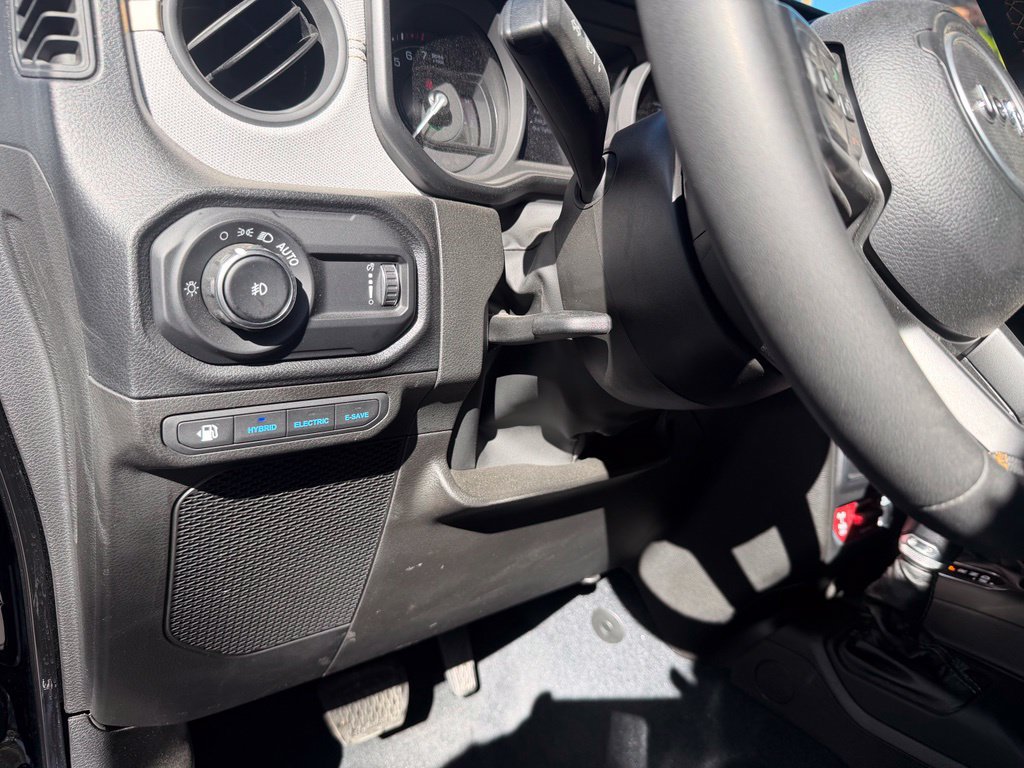 Used 2024 Jeep Wrangler Unlimited AWD/4WD image 22