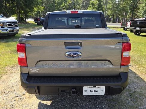 Used 2024 Ford Maverick Lariat w/ FX4 Off-Road Package AWD/4WD image 12