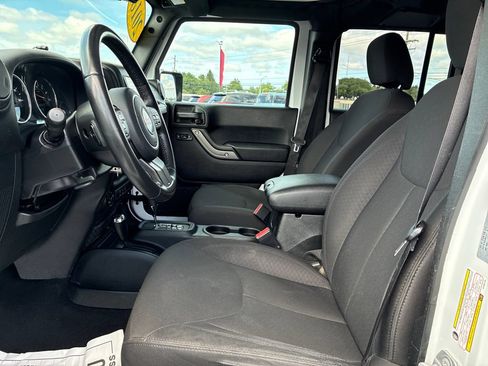 Used 2018 Jeep Wrangler Unlimited Sport S AWD/4WD image 10