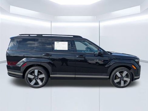 Used 2025 Hyundai Santa Fe Limited image 3