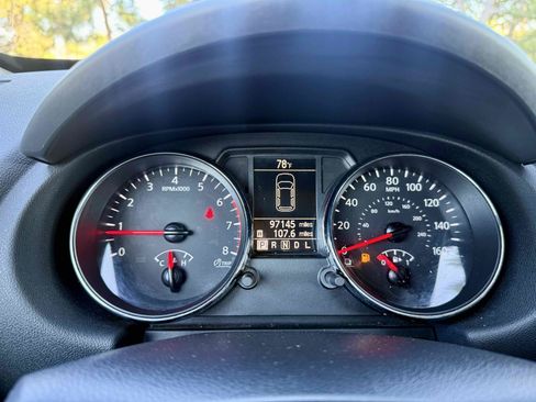 Used 2013 Nissan Rogue SL FWD image 15