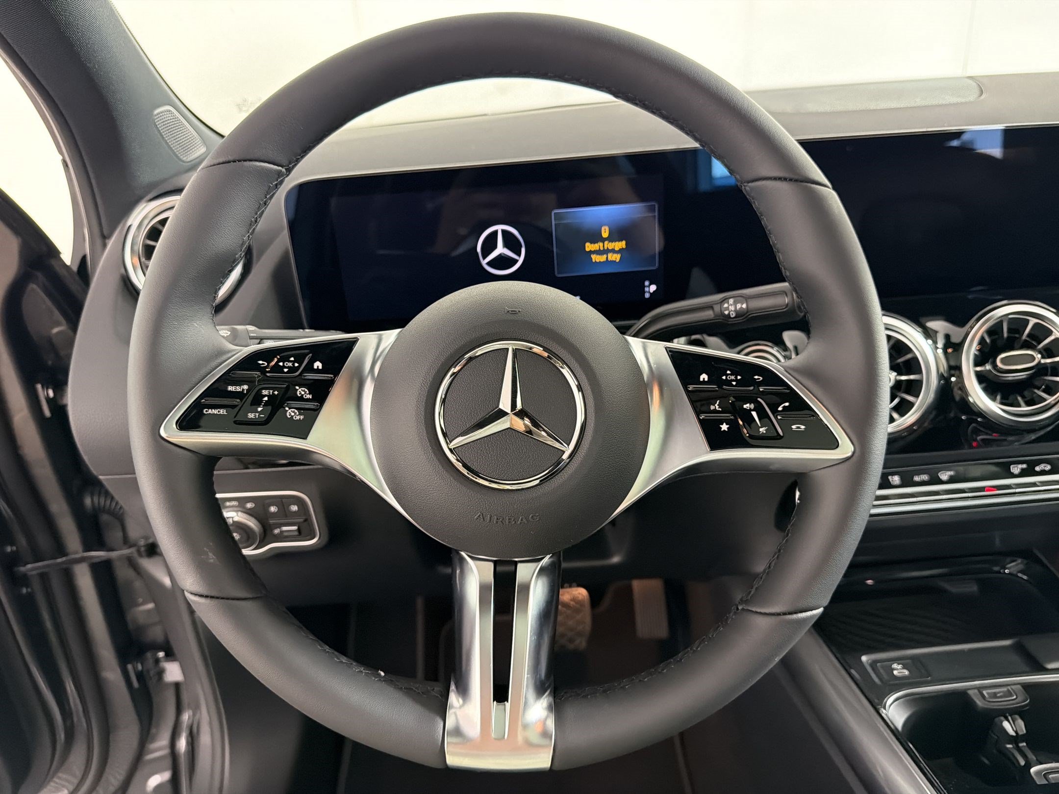 Used 2026 Mercedes-Benz GLA 250 4MATIC image 11