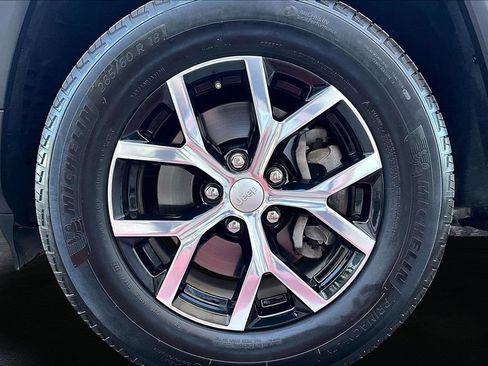 Used 2025 Jeep Grand Cherokee L Limited RWD image 9