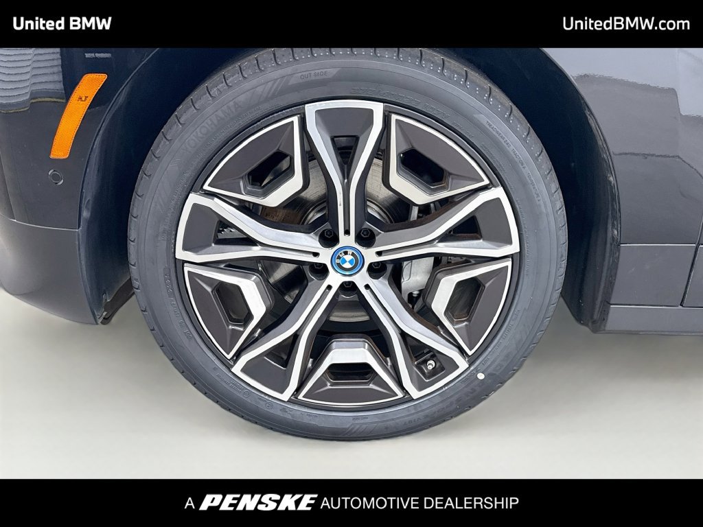 Certified 2024 BMW iX xDrive50 AWD/4WD image 9