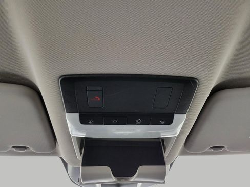 Used 2025 Nissan Rogue SV image 18