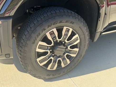 Used 2024 GMC Sierra 2500 Denali Ultimate image 7