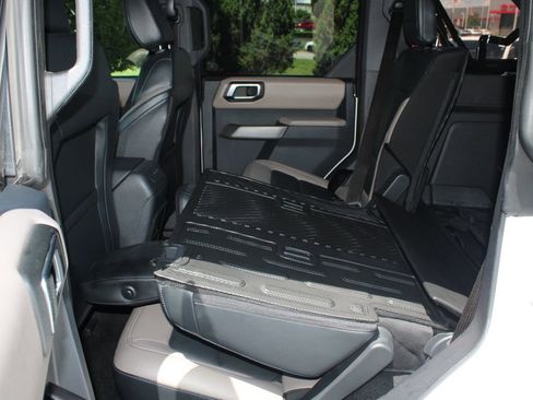 Used 2023 Ford Bronco Wildtrak AWD/4WD image 15
