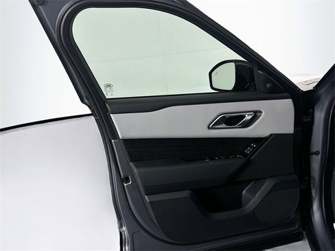 New 2026 Land Rover Range Rover Velar Dynamic SE image 11