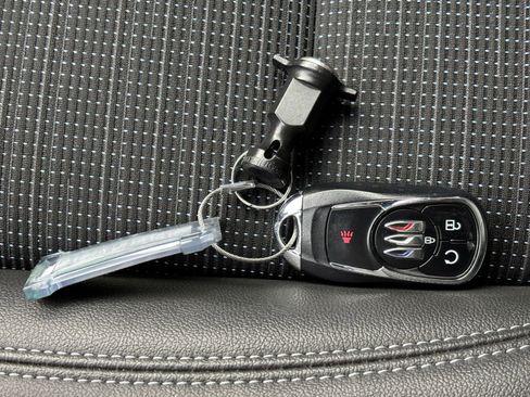 Used 2025 Buick Envista Preferred image 22