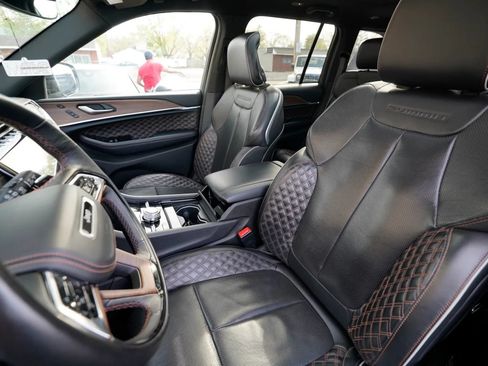Used 2022 Jeep Grand Cherokee Summit AWD/4WD image 35
