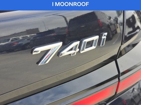 Used 2023 BMW 740i w/ Executive Package image 11