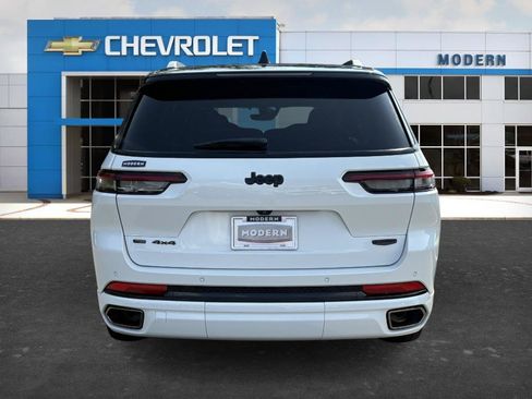 Used 2023 Jeep Grand Cherokee L Summit w/ High Altitude Package AWD/4WD image 4