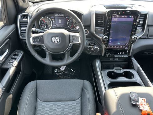 New 2026 RAM 1500 Big Horn AWD/4WD image 32