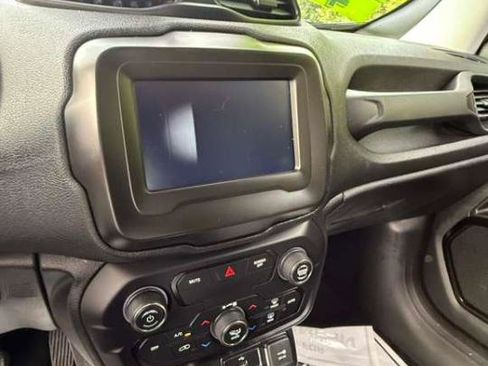 Used 2020 Jeep Renegade Altitude AWD/4WD image 8