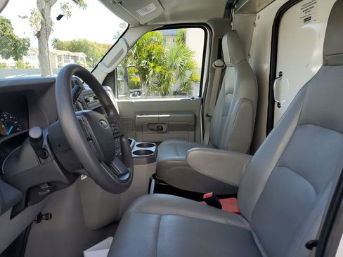 Used 2024 Ford E-350 and Econoline 350 Super Duty w/ Power Windows & Locks Group image 11
