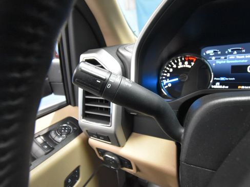 Used 2017 Ford F150 Lariat w/ Equipment Group 502A Luxury AWD/4WD image 16