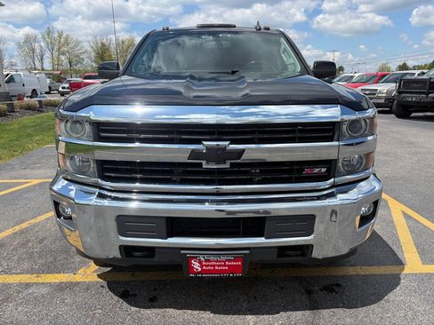 Used 2015 Chevrolet Silverado 2500 LT w/ LT Convenience Package AWD/4WD image 3