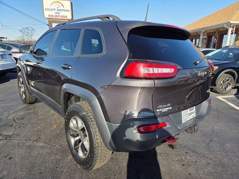 Used 2016 Jeep Cherokee Trailhawk w/ Cold Weather Group image 4