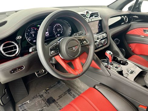Certified 2024 Bentley Bentayga Extended Wheelbase AWD/4WD image 12