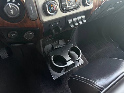 Used 2015 Ford F350 Lariat AWD/4WD image 29