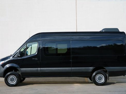 Used 2023 Mercedes-Benz Sprinter 2500 image 37