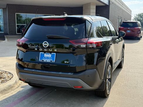 Used 2021 Nissan Rogue SV image 6