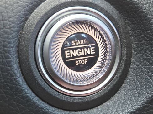 Certified 2022 Mercedes-Benz GLC 300 4MATIC image 40