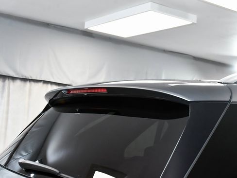 Used 2023 Mercedes-Benz GLE 450 4MATIC image 95