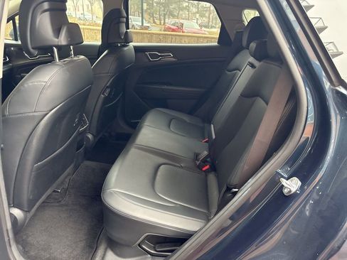 Certified 2023 Kia Sportage EX image 9