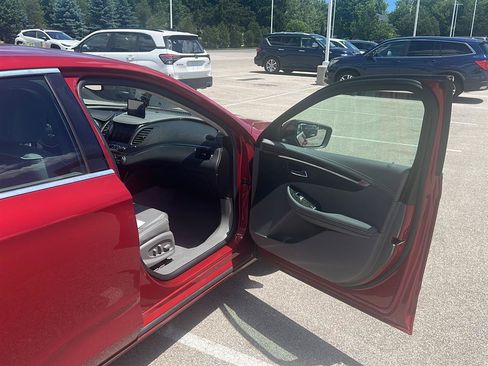 Used 2015 Chevrolet Impala LT w/ Convenience Package FWD image 21
