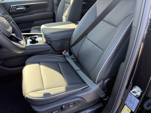 New 2026 Chevrolet Suburban Premier w/ Sun And Tow Package image 27