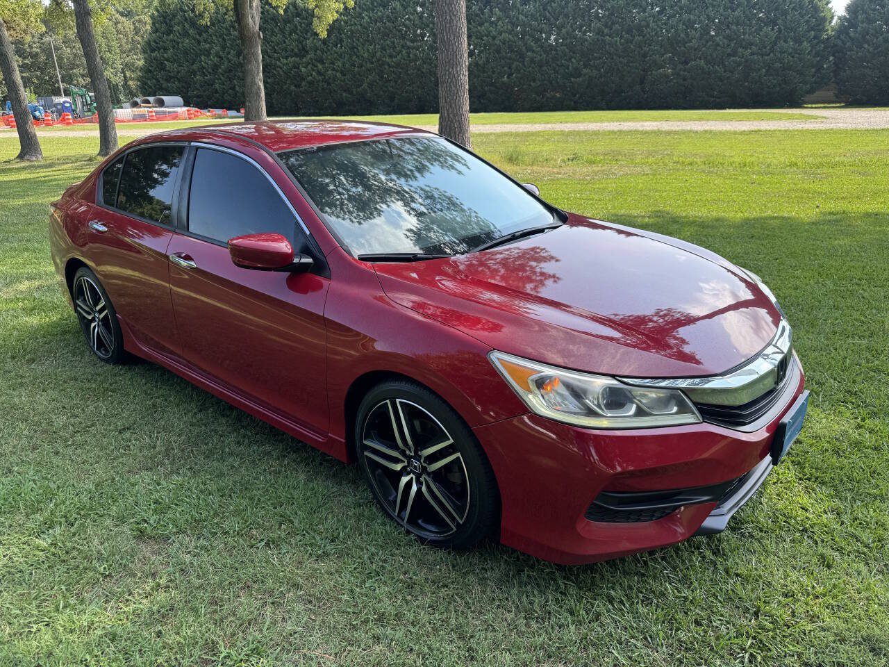 Used 2017 Honda Accord Sport image 2