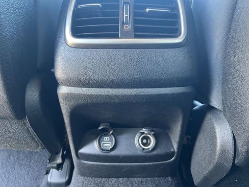 Used 2016 Kia Sorento LX w/ LX Convenience Package image 23