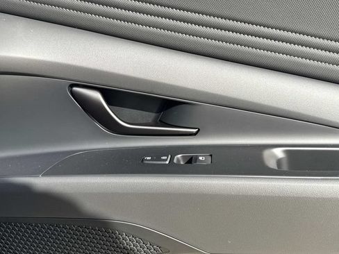 New 2026 Hyundai Elantra SEL FWD image 18