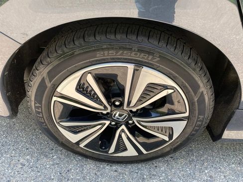 Used 2018 Honda Civic EX-T image 6