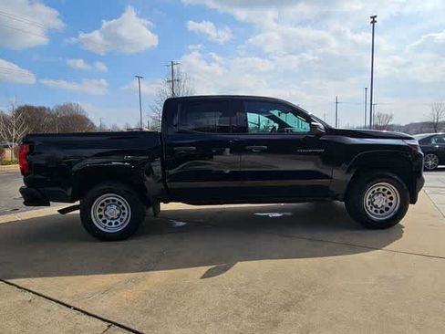 Used 2024 Chevrolet Colorado W/T image 9