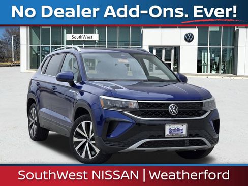 Used 2024 Volkswagen Taos SE FWD image 1