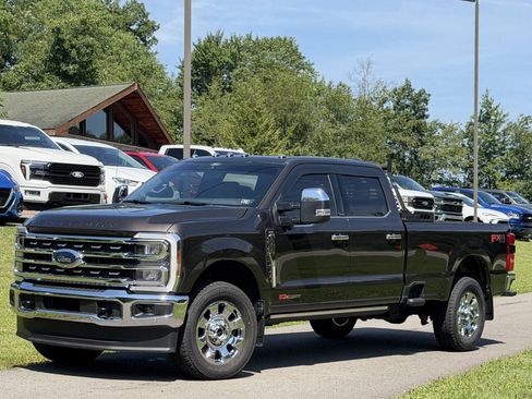 Used 2025 Ford F350 Lariat w/ Lariat Ultimate Package AWD/4WD image 2