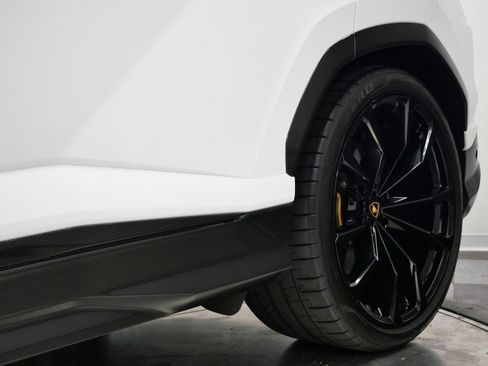 Used 2021 Lamborghini Urus image 44