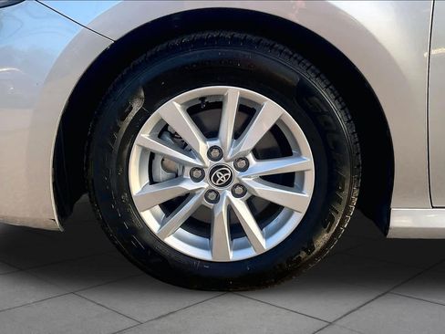Used 2025 Toyota Camry LE FWD image 11