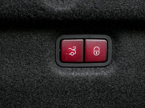 Used 2025 Mercedes-Benz SL 63 AMG 4MATIC image 30