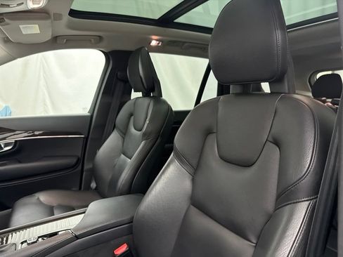 Used 2017 Volvo XC90 T6 Momentum w/ Momentum Plus Package AWD/4WD image 13