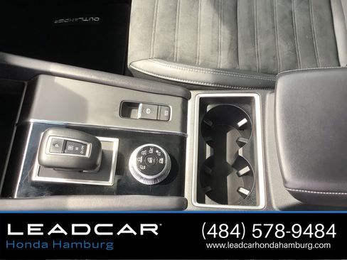 Used 2022 Mitsubishi Outlander SE image 18